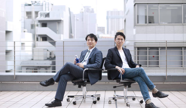 株式会社スリーボンド 常務取締役・土田耕作氏（左）と、丸若屋代表の丸若裕俊氏