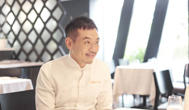 「西洋料理の世界で活躍する友人シェフのなかには、『シンガポールの屋台料理って美味しいけど、洗練されていないよね』って言う人もいます。そんなとき、ぼくはいつも『それはちがうよ』って話をするんです。味は一級品ですから」（ウィリン・ロー氏）