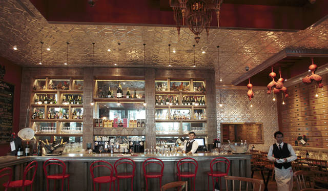 ブルーノ・メナール氏は「ラ・カンティーヌ」以外にもうひとつ、「アンド・メイド」というサラダやバーガーが中心の店を持っている