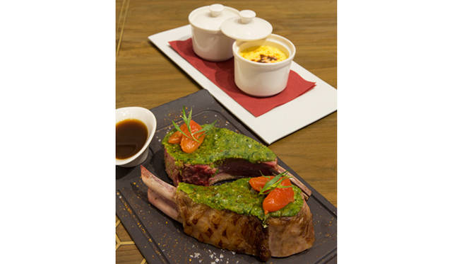 ブルーノ・メナール氏が、シンガポールの屋台からアイデアを得たという「シェアリング・テーブル」のメニュー