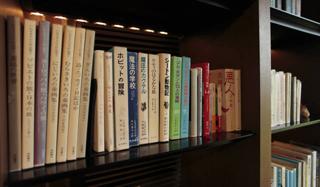 清家清さんの著書から写真集、絵本まで幅広いラインナップが並ぶ