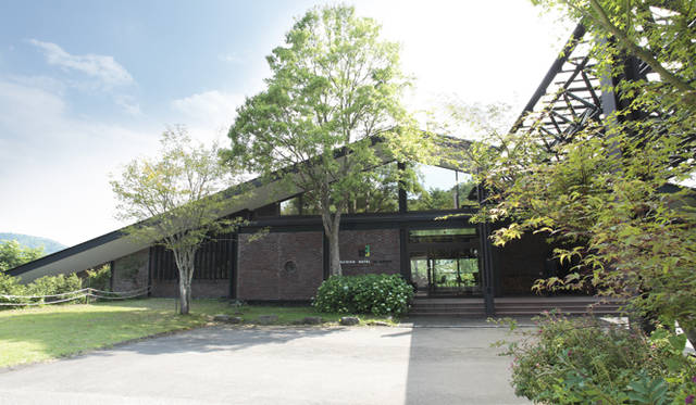 建物は船をイメージしているという