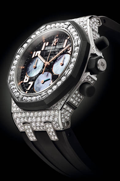 Royal Oak Offshore Ladycat Chronograph｜ロイヤル オーク オフショア レディキャット・クロノグラフ<br />ケース径37mm、18KWGケース、自動巻き、自社製ムーブメント「キャリバー2385」、パワーリザーブ約40時間、合計323個のダイヤモンド（約5.82カラット）、808万5000円（10本限定）