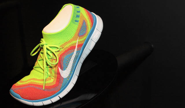 <strong>NIKE RUNNING｜ナイキがランニング革命を起こす！</strong> 「ナイキ フリー フライニット+」1万5225円（ナイキジャパン）