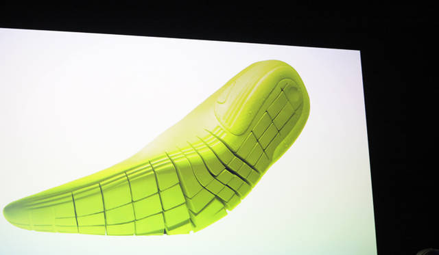 <strong>NIKE RUNNING｜ナイキがランニング革命を起こす！</strong> ワッフルアウトソールをベースにした独特のアウトソール