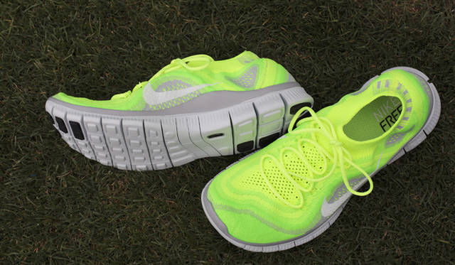 <strong>NIKE RUNNING｜ナイキがランニング革命を起こす！</strong> 「ナイキ フリー フライニット+」