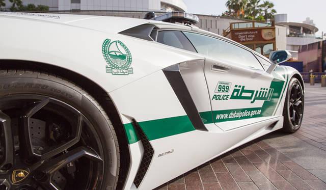 白を基調に緑を配した塗装がドバイらしい