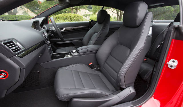 シートもAMGスポーツパッケージの専用品。シートベンチレーターがそなわる