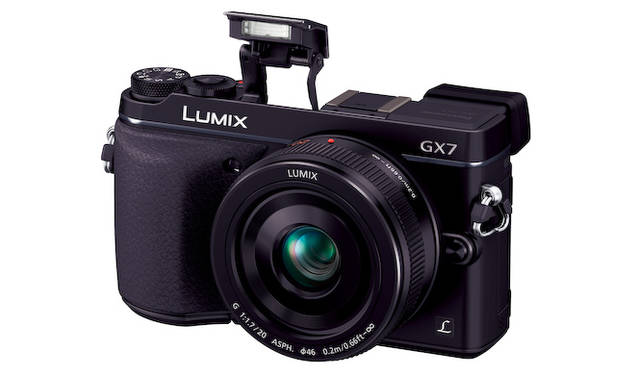 コンパクトなボディでありながらフラッシュを内蔵