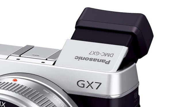 コンパクトなボディでありながらフラッシュを内蔵