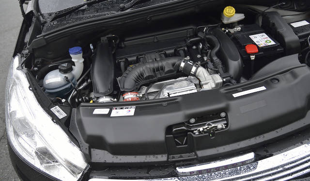 エンジンは1.6リッター直列4気筒をターボで過給するもの。最高出力115kW（156ps）/ 6,000rpm、最大トルク240Nm/ 1,400-3,500rpm