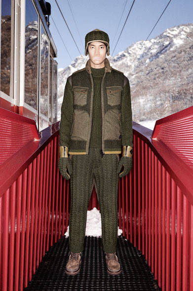 <strong>MONCLER W｜モンクレール W</strong>　2013-14年秋冬コレクション　COUGER 23万2050円