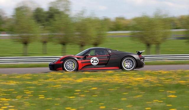 ヴァイザッハ研究開発センターの最高責任者ヴォルフガング・ハッツ氏