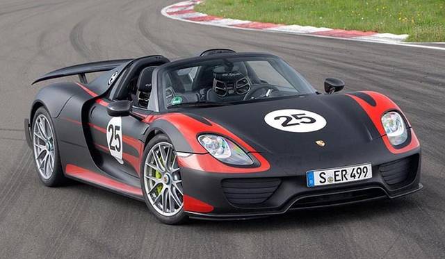 ヴァイザッハ研究開発センターの最高責任者ヴォルフガング・ハッツ氏