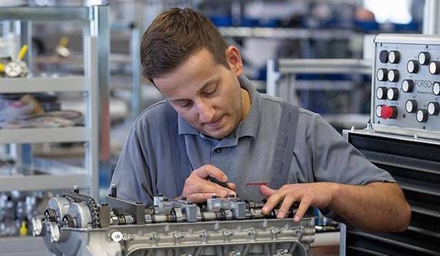 ヴァイザッハ研究開発センターの最高責任者ヴォルフガング・ハッツ氏