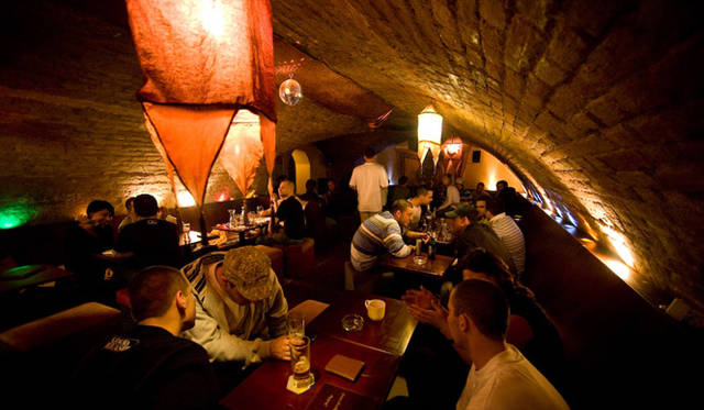 「NU SPIRIT BAR」　© nuspirit.sk