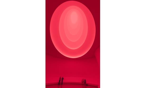 <strong>ART FILE 24｜「James Turrell （ジェームズ タレル）」</strong>　James TurrellAten Reign, 2013Daylight and LED light, dimensions variable© James Turrell Installation view: James Turrell, Solomon R. Guggenheim Museum, New York, June 21–September 25, 2013 Photo: David Heald © Solomon R. Guggenheim Foundation, New York