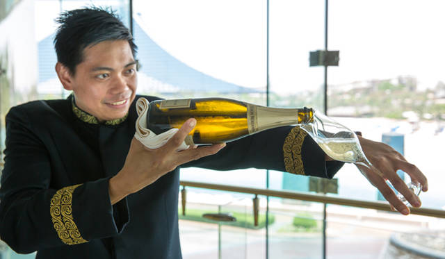 シャンパーニュ付きのセットが人気