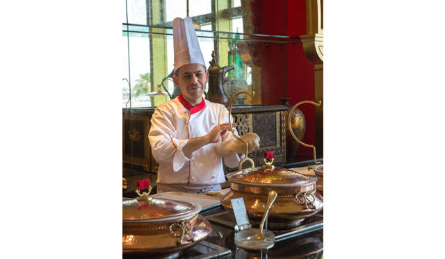 「アル・イワン」