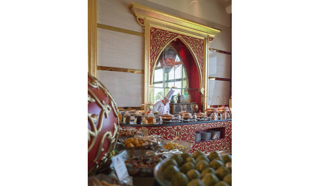 「アル・イワン」