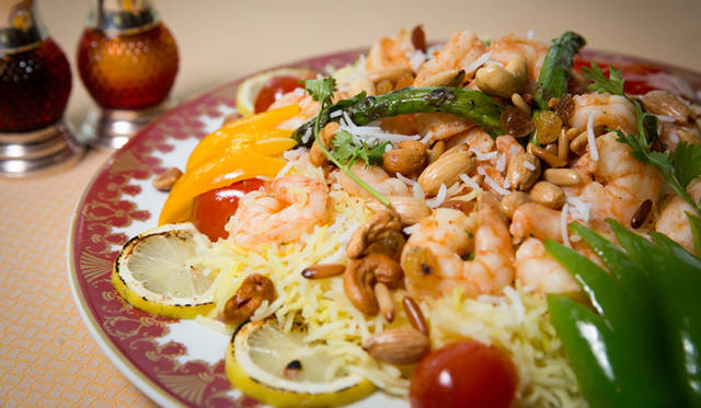 パエリアのようなアラブ料理「マチュブース」