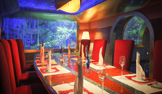 「アル・マハラ」の個室、クリナリー・フライト