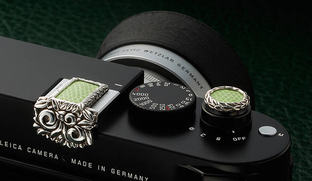 <strong>JAY TSUJIMURA｜ジェイ・ツジムラ</strong>　新型ライカ Leica M240 専用のドレスアップジュエリー「Mr. M for Leica M240」　フレッシュグリーン リザード