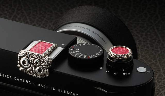 <strong>JAY TSUJIMURA｜ジェイ・ツジムラ</strong>　新型ライカ Leica M240 専用のドレスアップジュエリー「Mr. M for Leica M240」　ピオニーピンク リザード