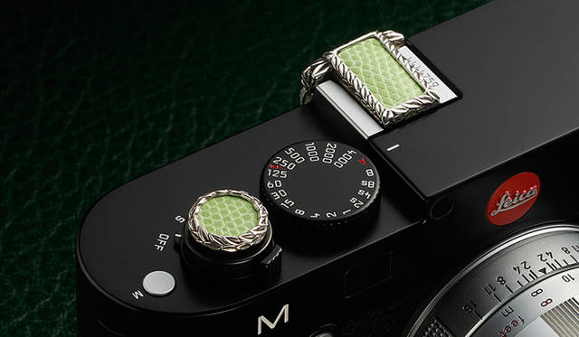 <strong>JAY TSUJIMURA｜ジェイ・ツジムラ</strong>　新型ライカ Leica M240 専用のドレスアップジュエリー「Mr. M for Leica M240」　フレッシュグリーン リザード