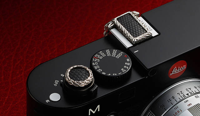 <strong>JAY TSUJIMURA｜ジェイ・ツジムラ</strong>　新型ライカ Leica M240 専用のドレスアップジュエリー「Mr. M for Leica M240」　ナイトブラック リザード
