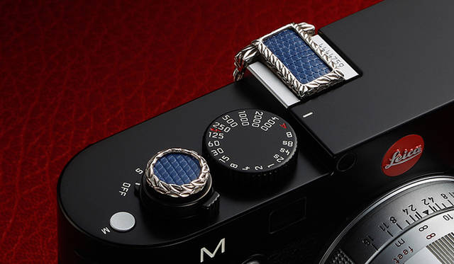 <strong>JAY TSUJIMURA｜ジェイ・ツジムラ</strong>　新型ライカ Leica M240 専用のドレスアップジュエリー「Mr. M for Leica M240」　オーシャンブルー リザード