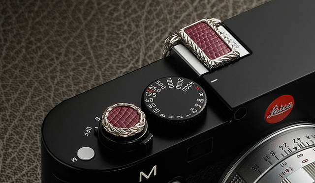 <strong>JAY TSUJIMURA｜ジェイ・ツジムラ</strong>　新型ライカ Leica M240 専用のドレスアップジュエリー「Mr. M for Leica M240」　バイオレット リザード