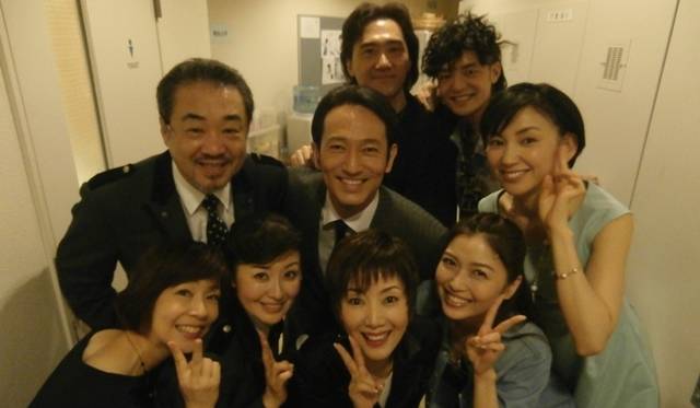 <strong>戸田恵子｜V6 坂本昌行くんと初共演 オリジナルミュージカル『シルバースプーンに映る月』</strong>　キャストは8人、ミュージシャンは2人という少数精鋭チーム