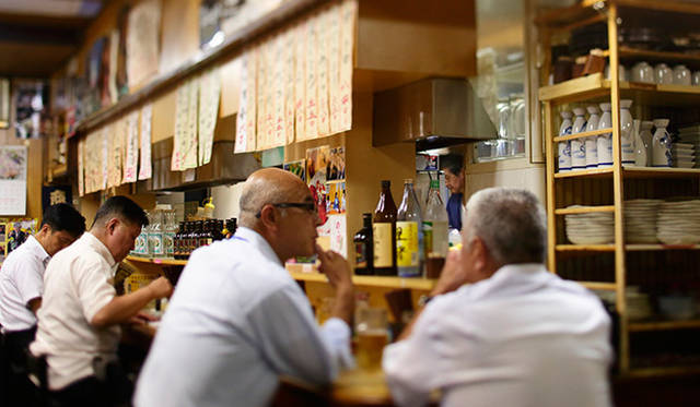 <strong>角田陽太｜東京浪漫酒場</strong>　中目黒「藤八」　カウンター