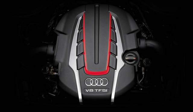 S8に搭載される、4リッターV型8気筒のTFSIエンジンは、最高出力380kW（520ps）を発生。0-100km/h加速は4.2秒という実力