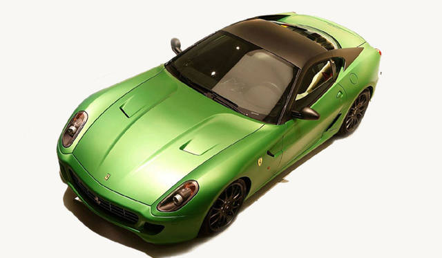 2010年のジュネーブショーで発表された、599GTBフィオラノをベースとしたハイブリッドの実験車「HY-KERS ヴェットゥーラ ラボラトリオ」