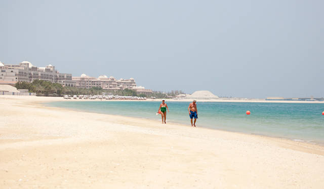 隣のリゾートまではかなりの距離