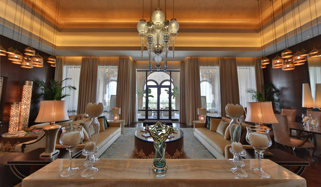 グランド・パームスイートの巨大なリビング