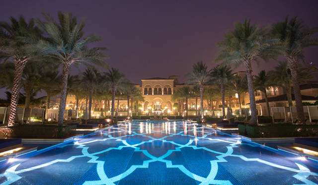 夜のマナーハウス