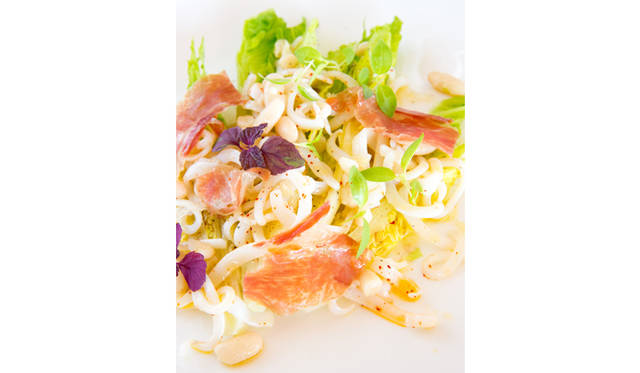 シェフのスペシャリティー「カラマリのサラダ」