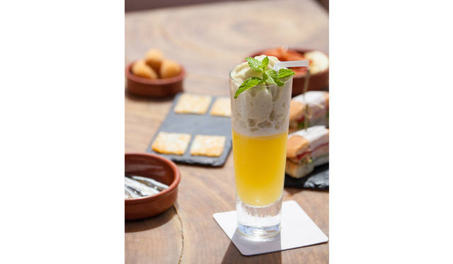 人気のカクテルは、オリジナルの「101モヒート」