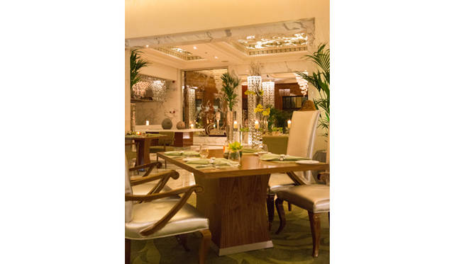 「ZEST」の明るい内装