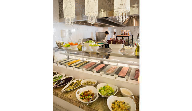 朝食ビュッフェは盛りだくさんのチョイス