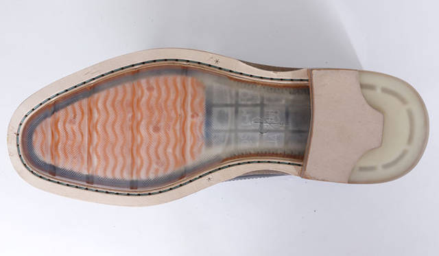 <strong>ISETAN MEN’S｜伊勢丹</strong>　2013-14年秋冬靴コレクション　靴4万7250円（コール ハーン／伊勢丹新宿店メンズ館）