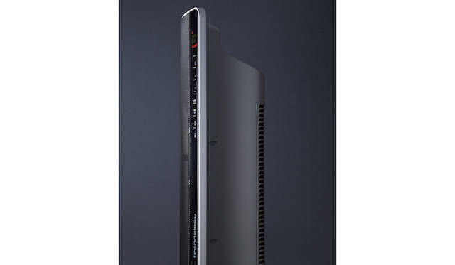 「デジタルラディアント オイルヒーター」4～10畳用 4万3800円 、3～8畳用 3万8800円