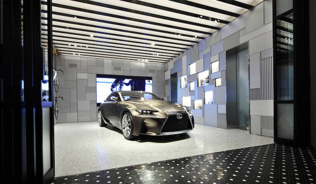 クルマカルチャーとライフスタイルを提案するエキシビジョンスペース「Garage」