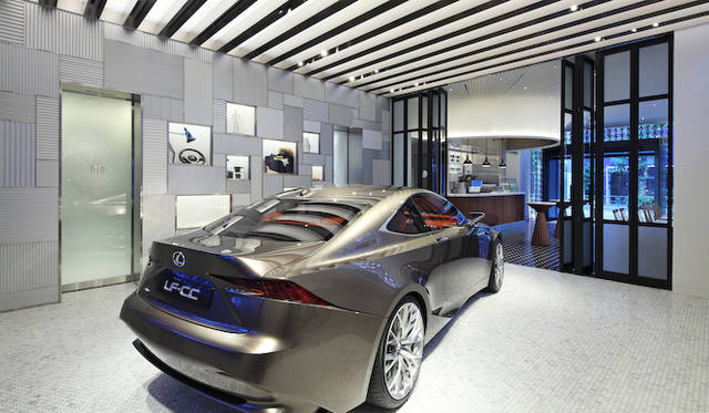 クルマカルチャーとライフスタイルを提案するエキシビジョンスペース「Garage」