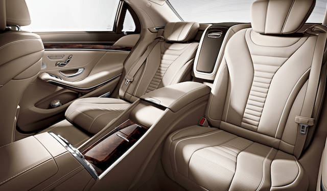 s-class_first_class_package 「ファーストクラスパッケージ」は、センターコンソール付きの左右独立式シートとなり、その後端には冷蔵庫もそなわる
