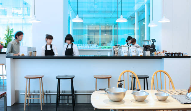 <strong>MARGARET HOWELL｜マーガレット・ハウエル</strong>　大阪・西梅田ブリーゼブリーゼ1階「MARGARET HOWELL SHOP＆COFFEE」　「ハウスホールドグッズ」で取り扱うプロダクトや家具