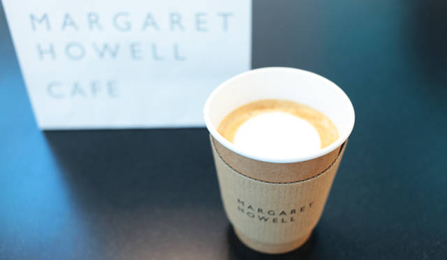 <strong>MARGARET HOWELL｜マーガレット・ハウエル</strong>　大阪・西梅田ブリーゼブリーゼ1階「MARGARET HOWELL SHOP＆COFFEE」　カウンターカフェの外観
